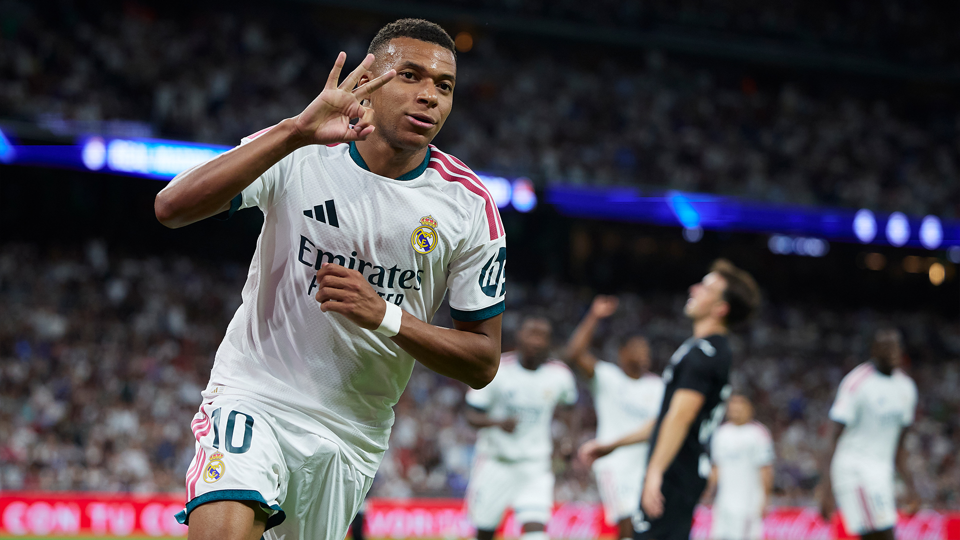 José Mourinho: “The Ballon d’Or should go to players we miss for eternity”