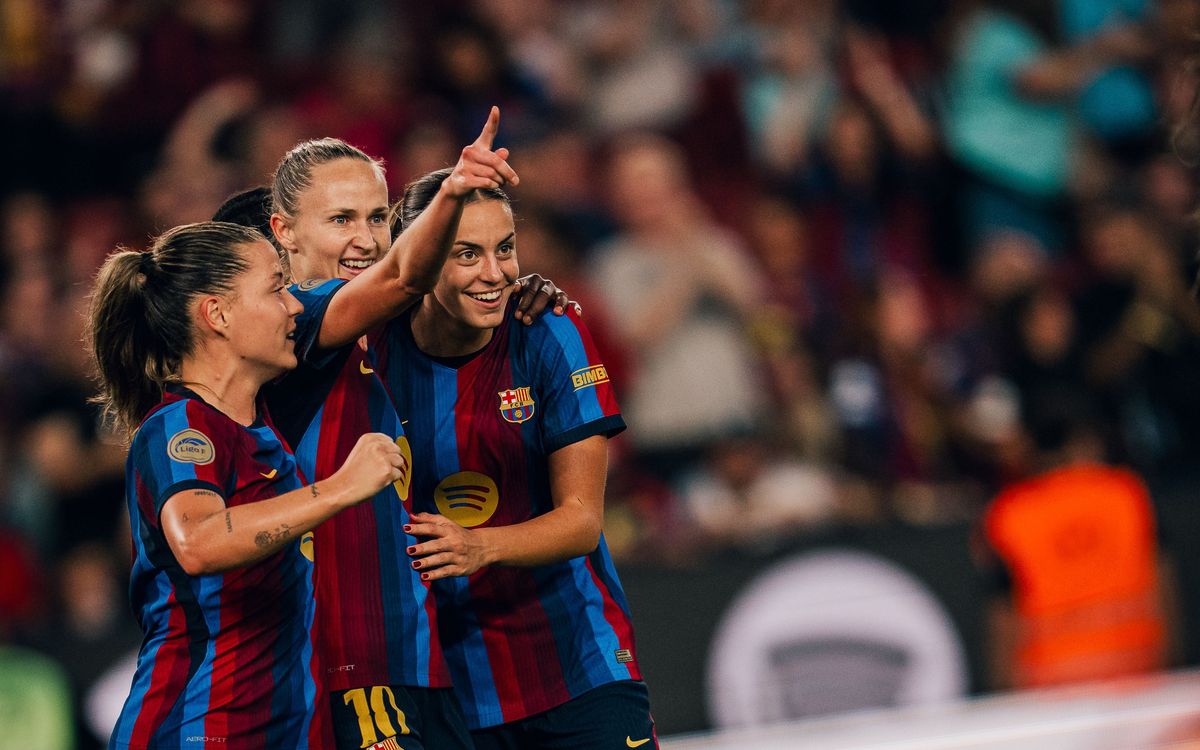 Barcelona Women players celebrate during the 7-0 win over Real Madrid