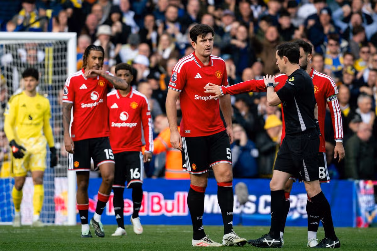 Manchester United 1-1 Leeds: Carrick's Crisis